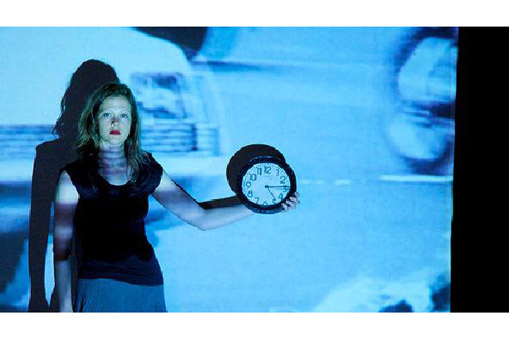 「Hold the Clock:根の国のギャングたち」