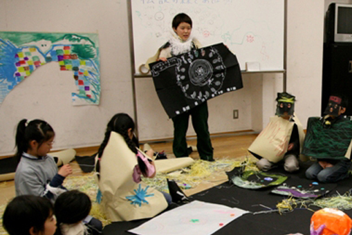 岩田とも子「コラージュクラージュ～一歩一歩想像してみよう！～」