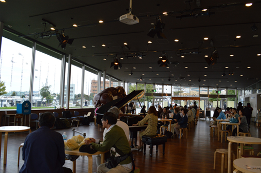 海辺のランチ・ピアノライブ