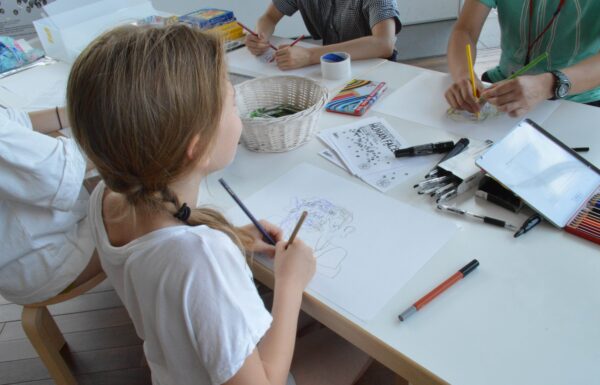 横浜⇆ハンブルグ　ラエル・ブランズ展『HUMAN FACES』お絵かきワークショップ