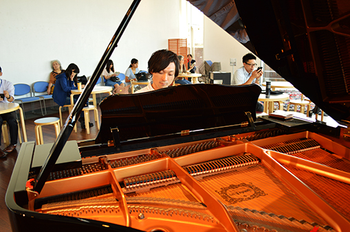 海辺のランチ・ピアノライブ　石井秀憲
