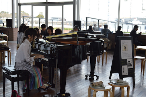 海辺のランチ・ピアノライブ　高位妃楊子