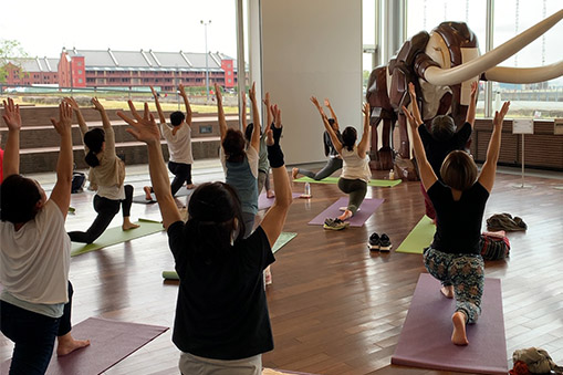 Morning Yoga ACTIVE STYLE CLUB   ×   ZOU-SUN-MARCHE