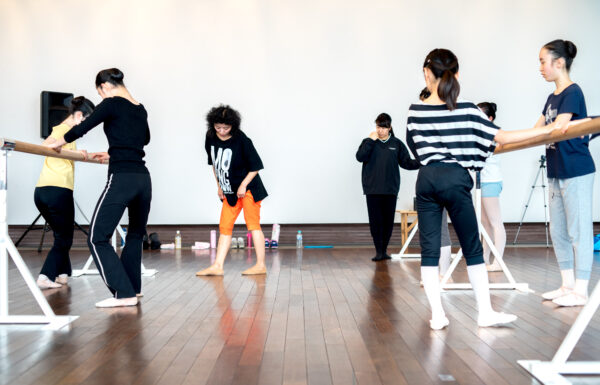 安藤洋子 ダンスワークショップ「フォーサイス作品を学ぶ」